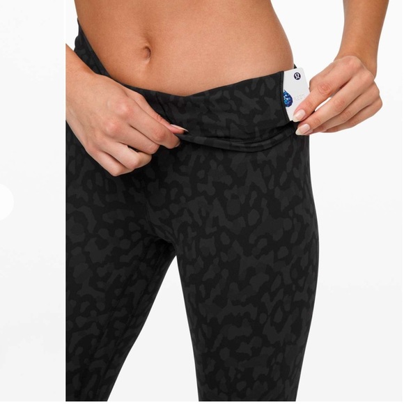 Lululemon 🍋 Align Crop 25” Color: Formation Camo Deep Coal Multi - Picture 4 of 9